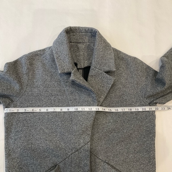 Lululemon Cozy Car Two Buttoned Coat Collared Side Pockets Heather Grey - Picture 15 of 16